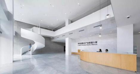 成都海倫天麓銷售中心，東方優(yōu)雅與現(xiàn)代融合的空間縮影！