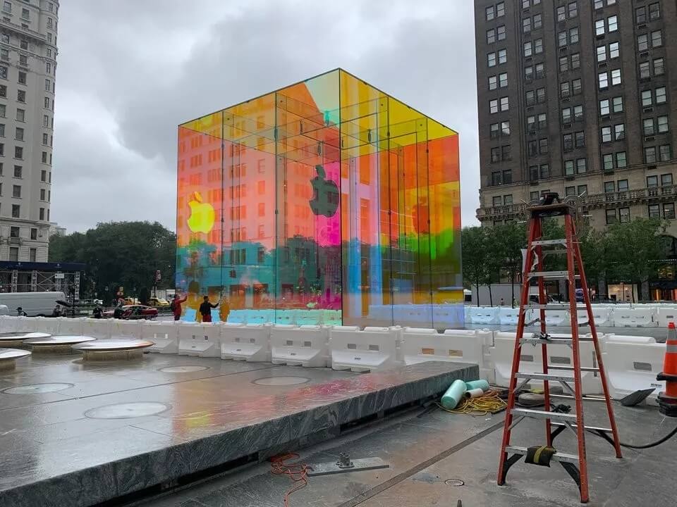 這一次，蘋果店讓大家「性高潮」了！網(wǎng)友：在紐約大道升起彩虹！