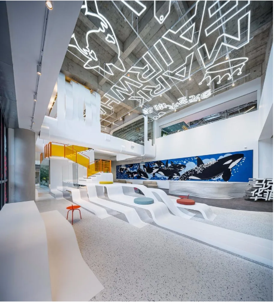 辦公室規(guī)劃成這樣 你還想在家辦公嗎？--馬克華菲上海總部辦公室